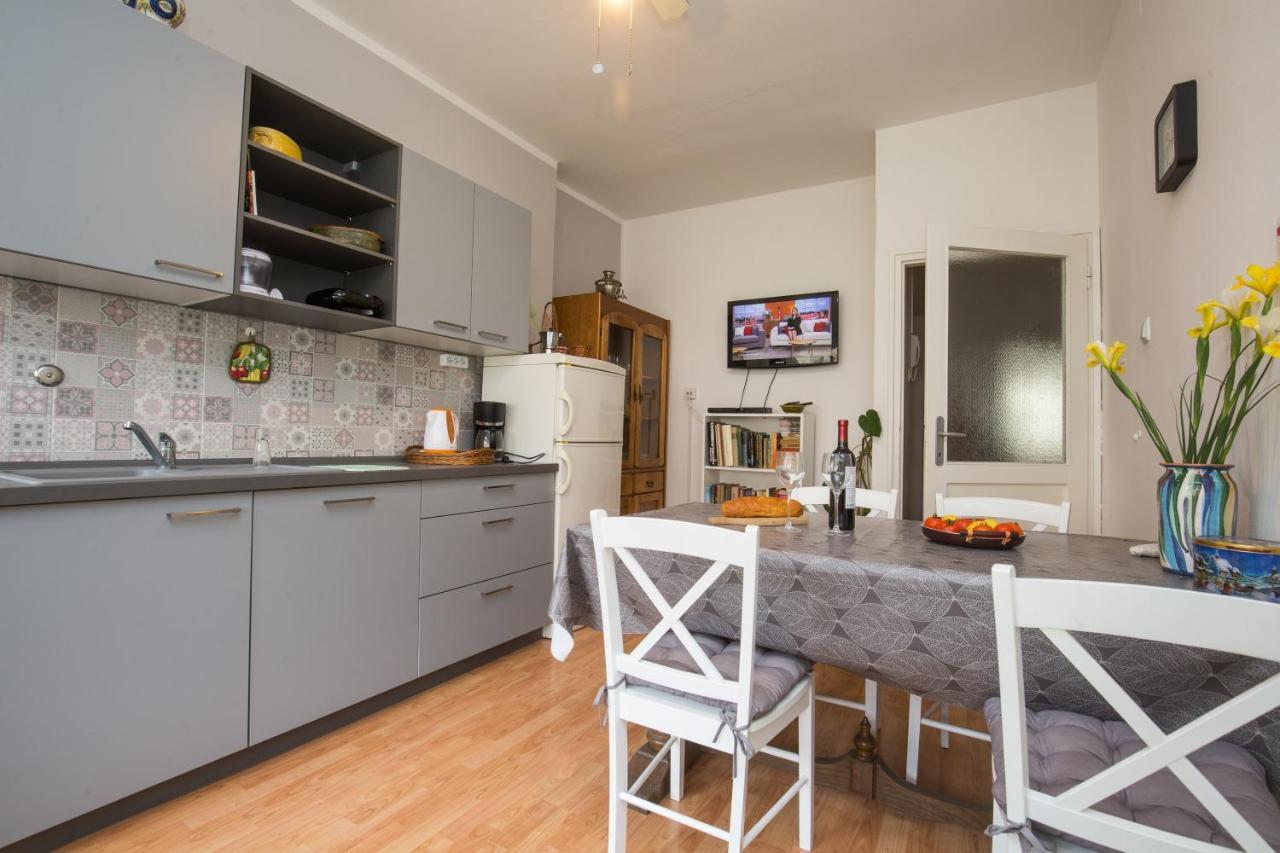 Apartamento Pietas Iulia Pula Exterior foto