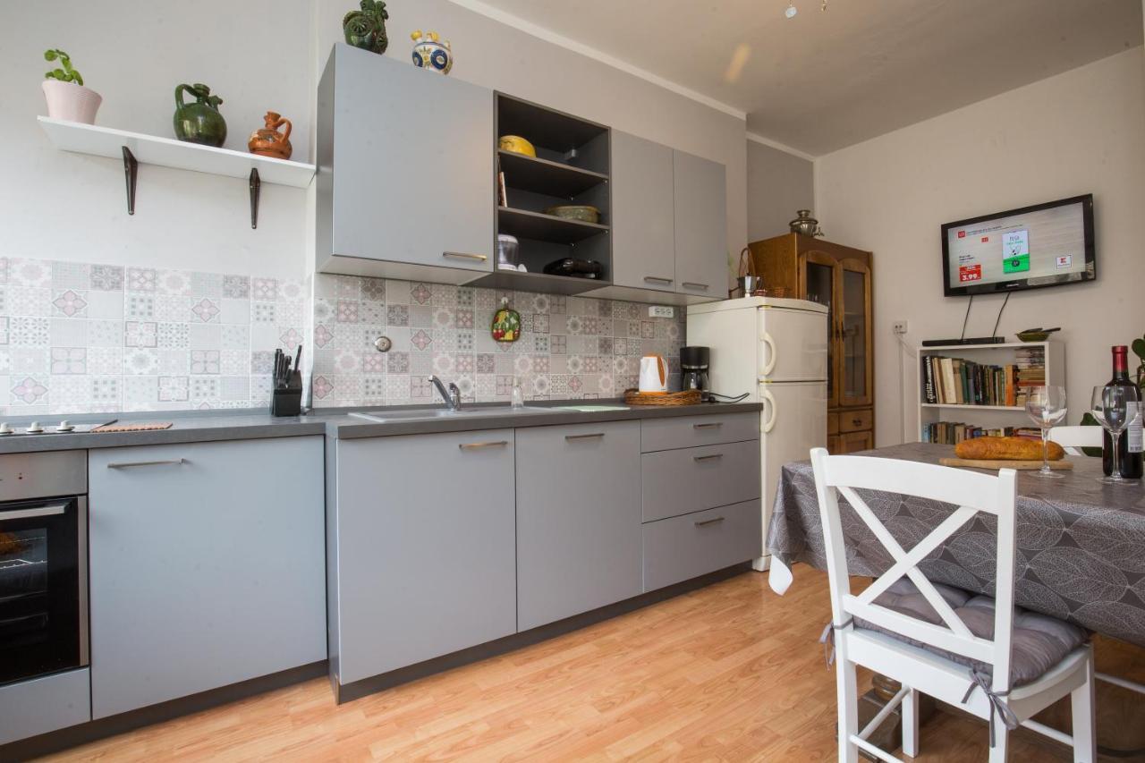 Apartamento Pietas Iulia Pula Exterior foto