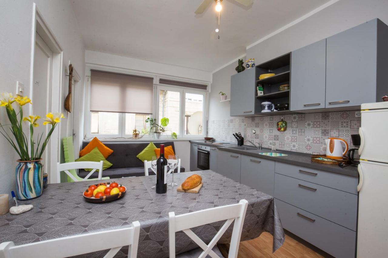 Apartamento Pietas Iulia Pula Exterior foto
